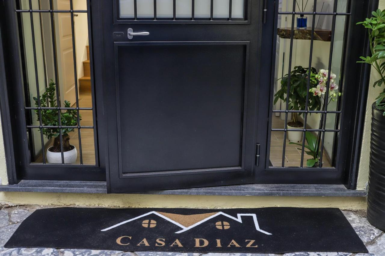 Casa Diaz Alojamento de Acomodação e Pequeno-almoço Nápoles